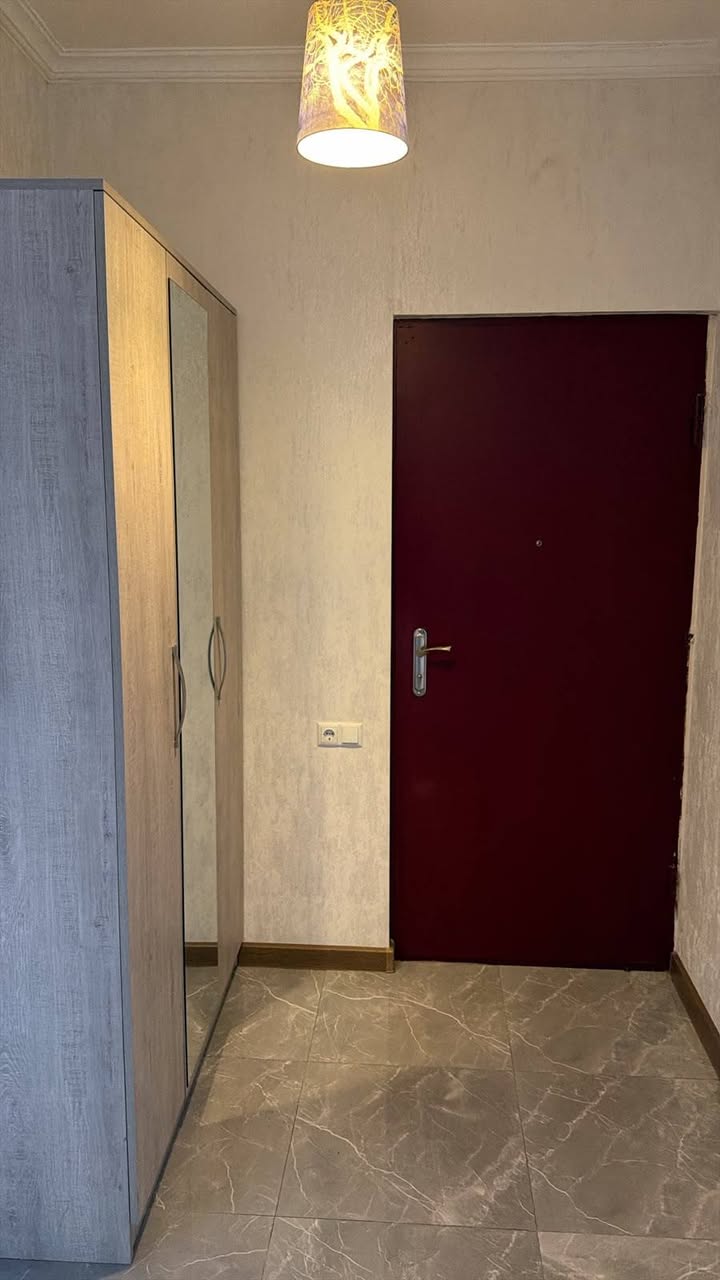 3 otaqlı mənzil icarəyə verilir, Tbilisi — $700