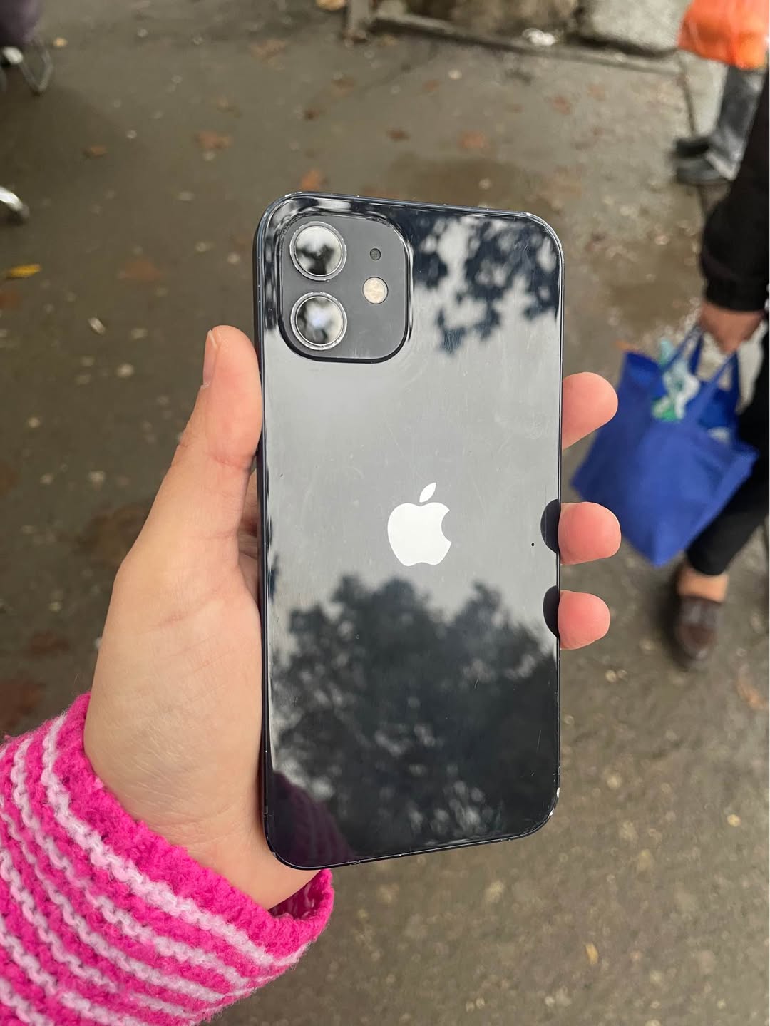 iPhone, ბატარეა 79%, ეკრანზე ბზარი