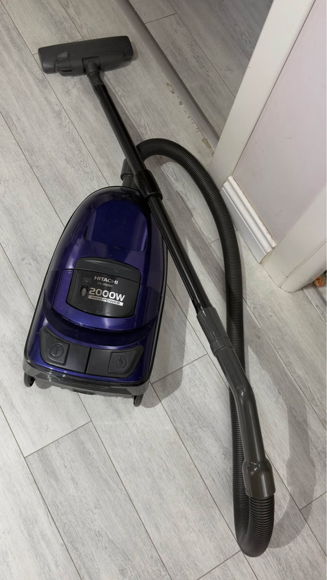 მტვერსასრუტი Hitachi CV-W2000, 2000W