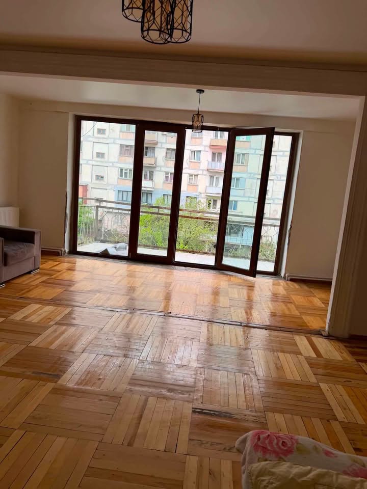 Продается 5-комнатная квартира, Тбилиси — $125,000