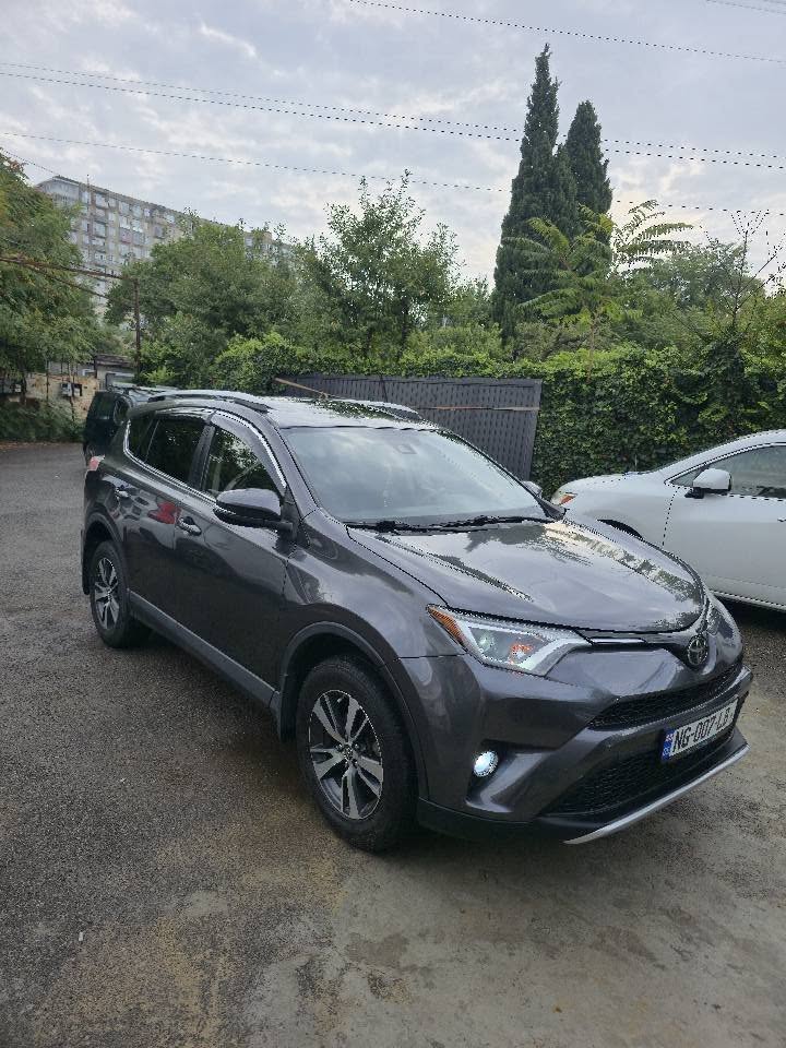 იყიდება ტოიოტა რავ 4 2018 — 14,600$