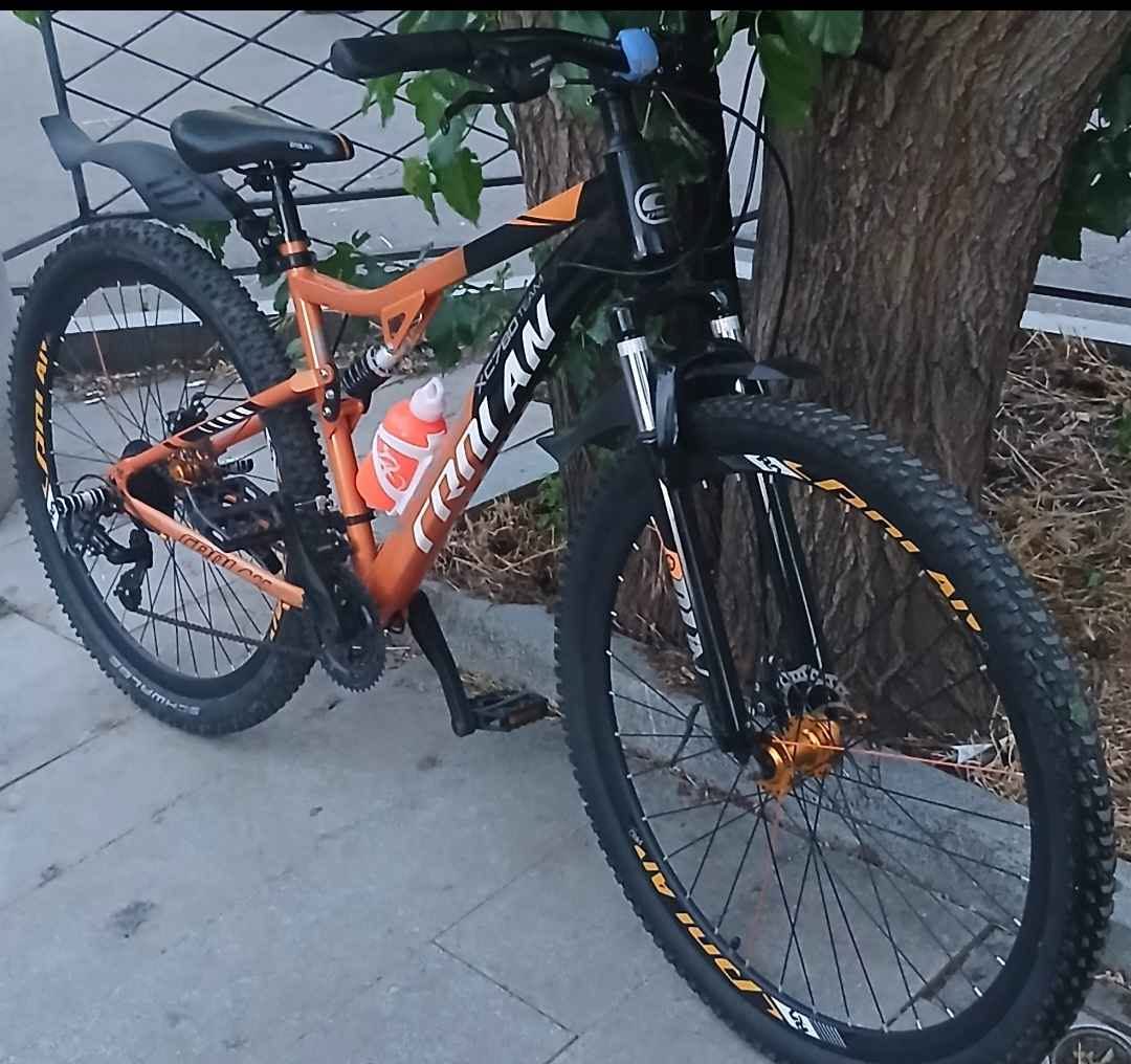 29-inch mountain bike with suspension