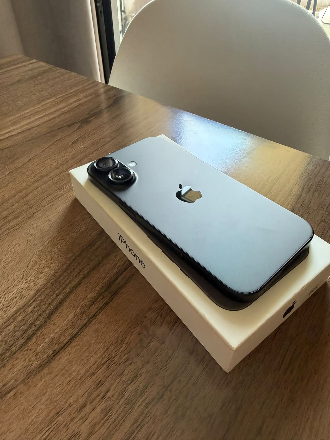 Վաճառվում է նոր անընդհատ iPhone 16 տարր 89 — 1,650₾