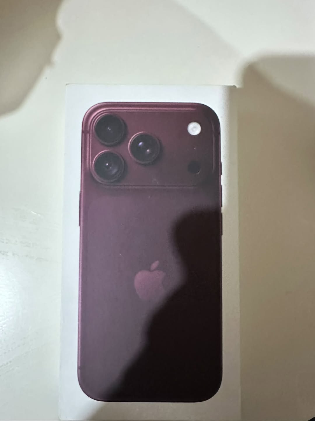 iPhone 18 Pro, დალუქული