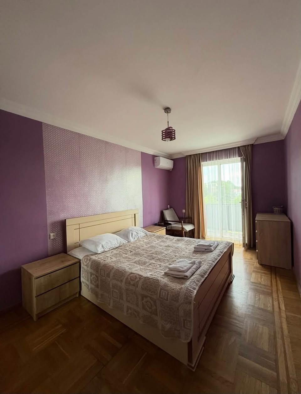 Daily rental of apartment with isolated bedroom, all