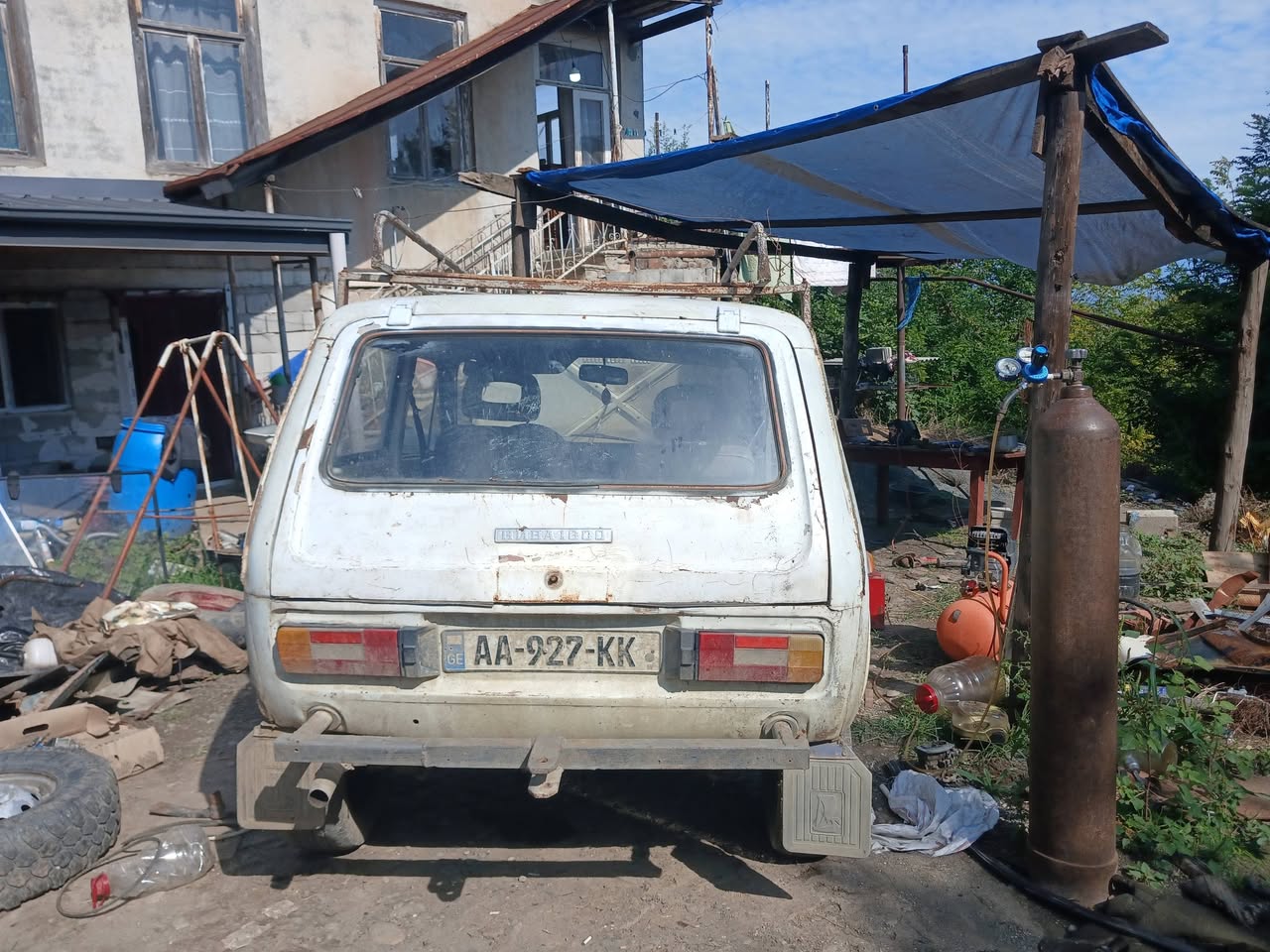 Վաճառվում է Niva 84 թվականի հետնանվաշուրտ մեքենա — 2,300₾