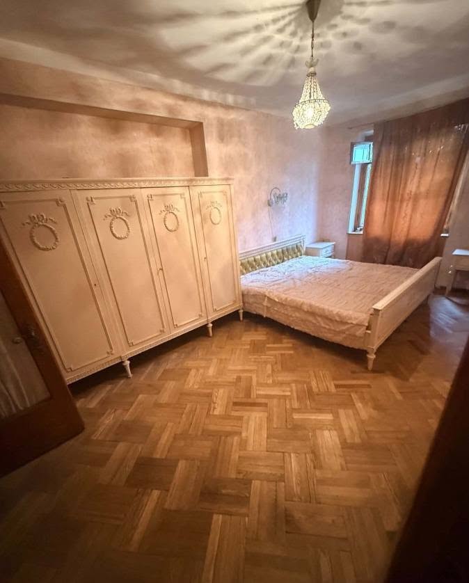 Վաճառվում է 4 սենյականոց բնակարան, Թբիլիսի — $102,000