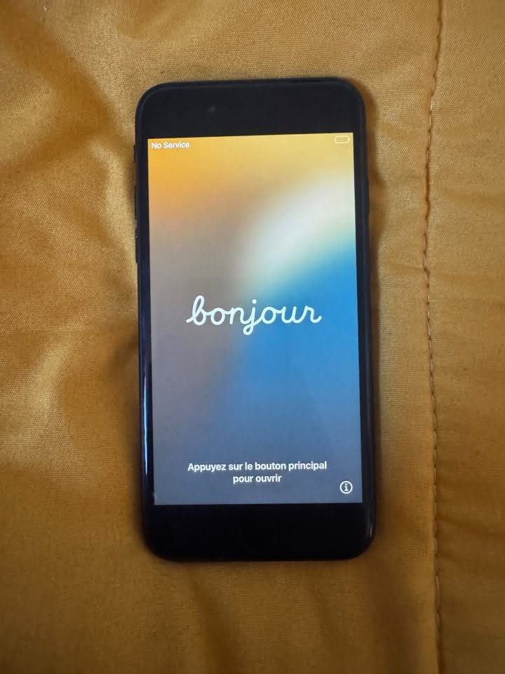 Բաթում։ Վաճառվում է iPhone SE 2020 64գբ