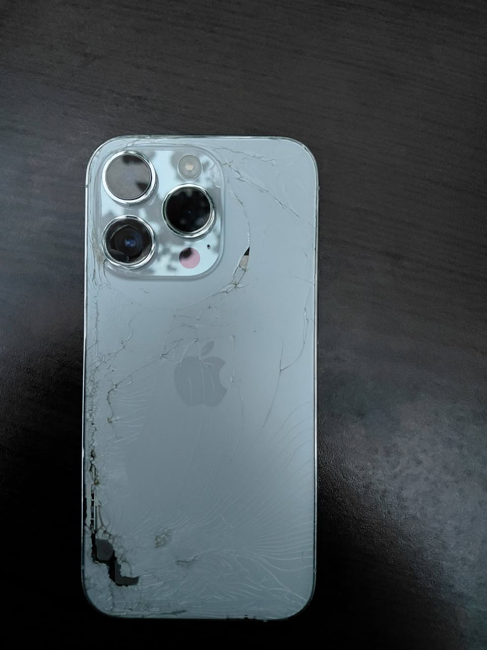 iPhone 14 Pro 256GB, cracked back