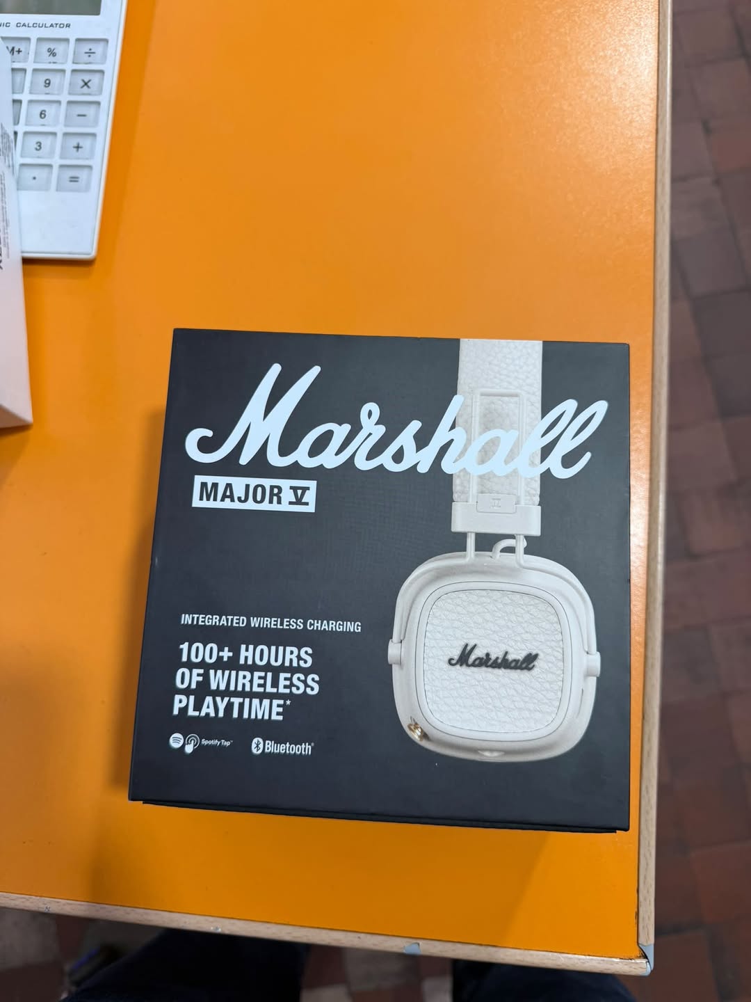 Marshall Major V kabellsiz qulaqlıq alın! — 280₾
