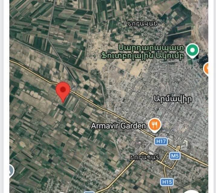 Nوراپاتда 925 км² torpaq sahəsi var
