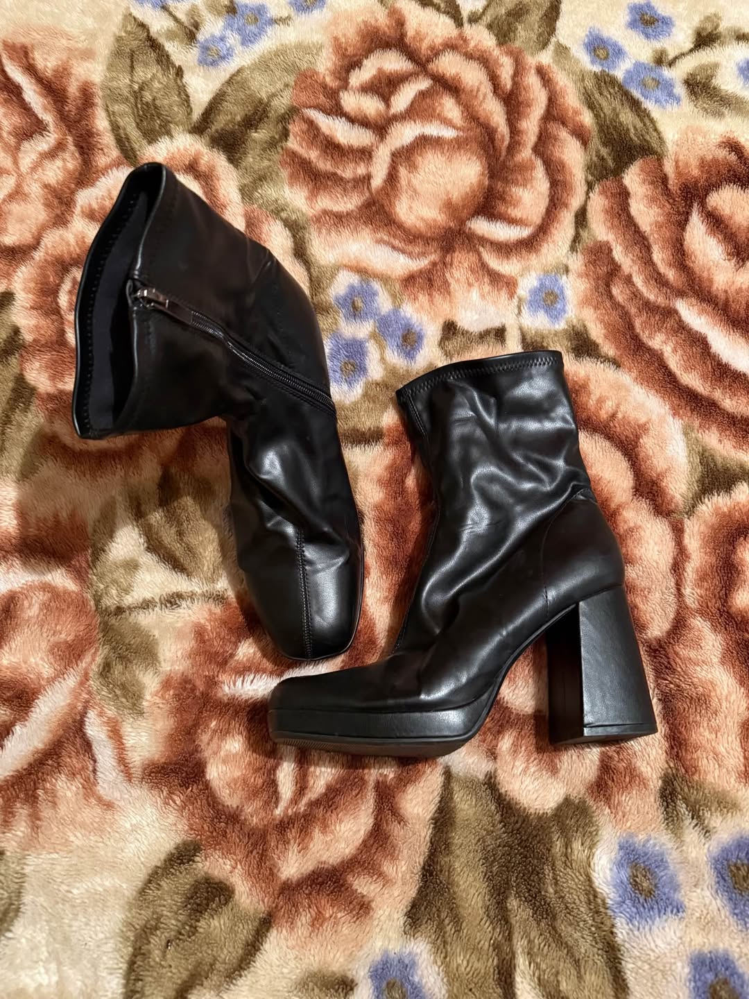 Bershka size 39 40 for 40 lari
