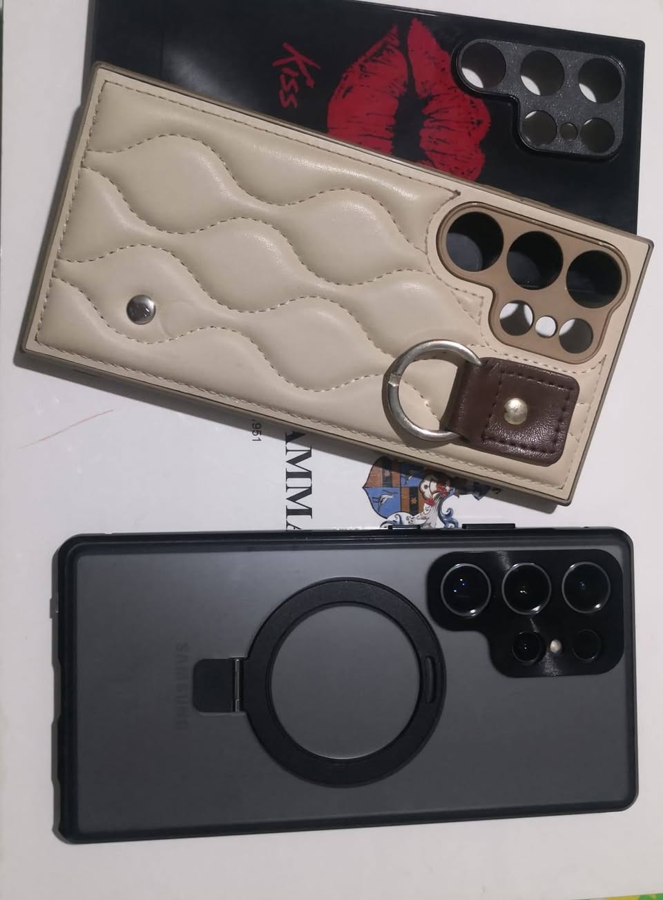 Batumida satılır. Samsung Galaxi S24Ultra. 512gb 2000