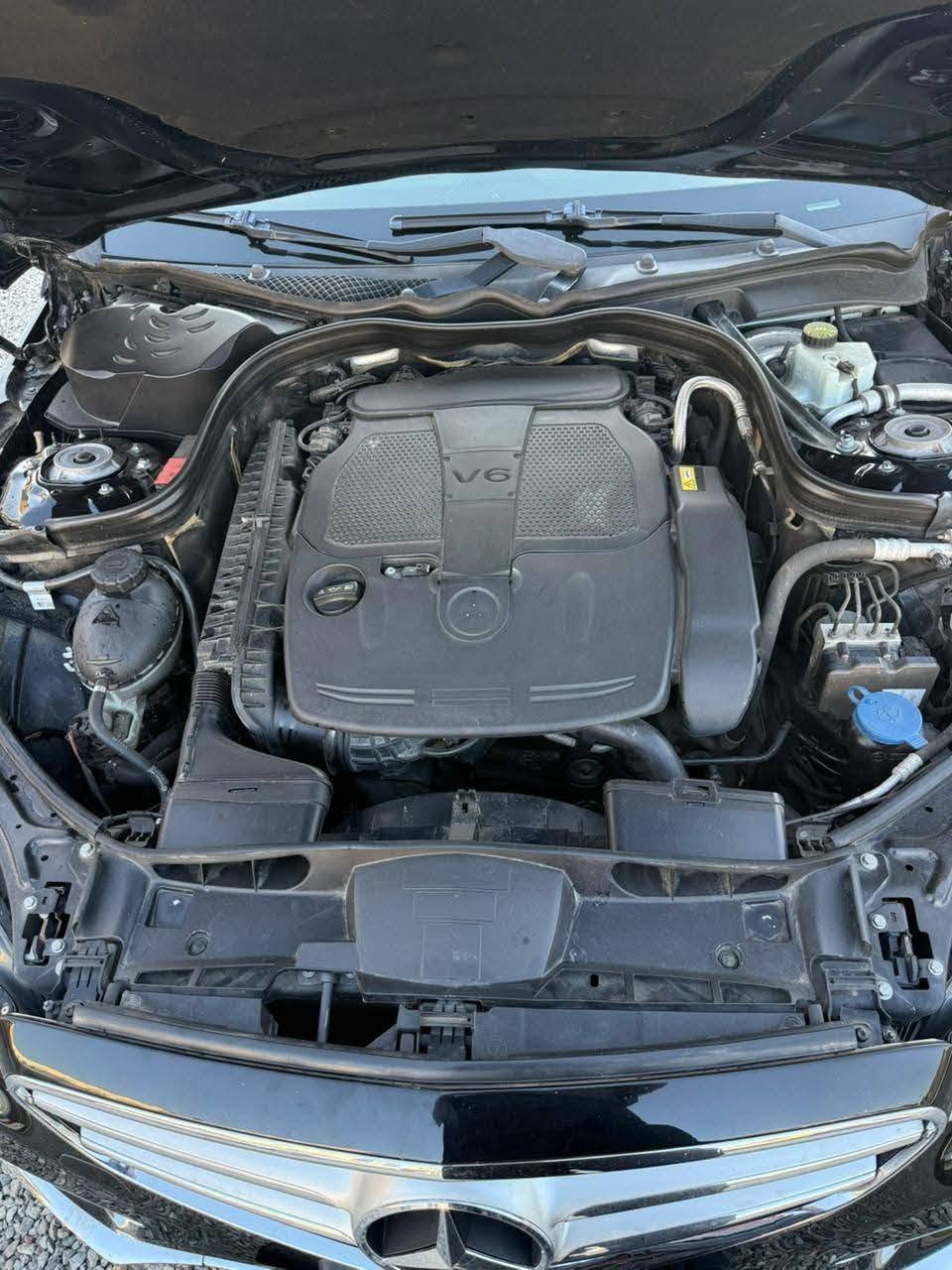 V6 motorlu araç aceleyle satılık