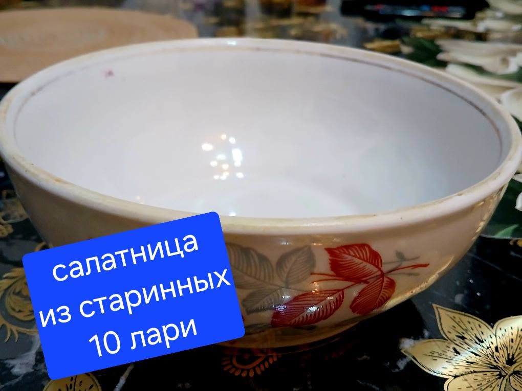 Люстра черная, стеклянные плафоны