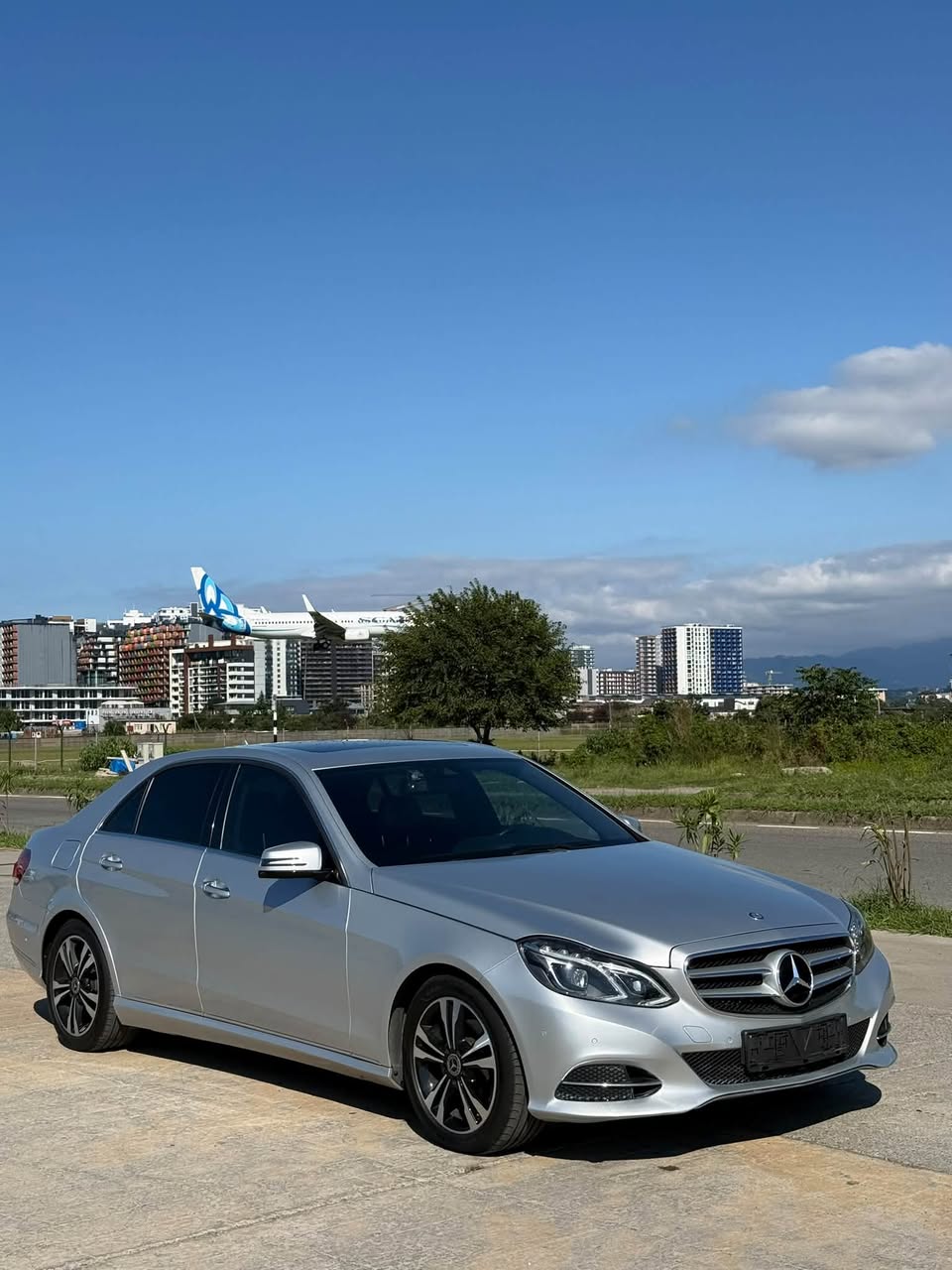 Mercedes-Benz E-Class W212 2014 — $10,500