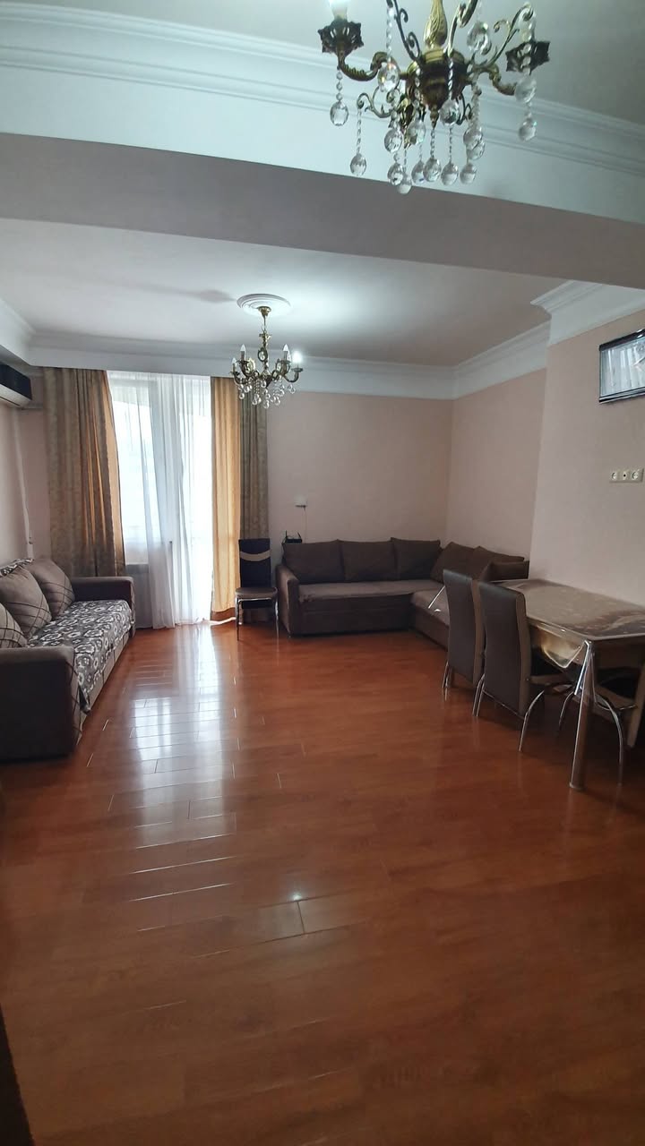 Sahibi tarafından 2 odalı daire 2000 - 600$ karşılığında kiralanmak üzere sunuluyor