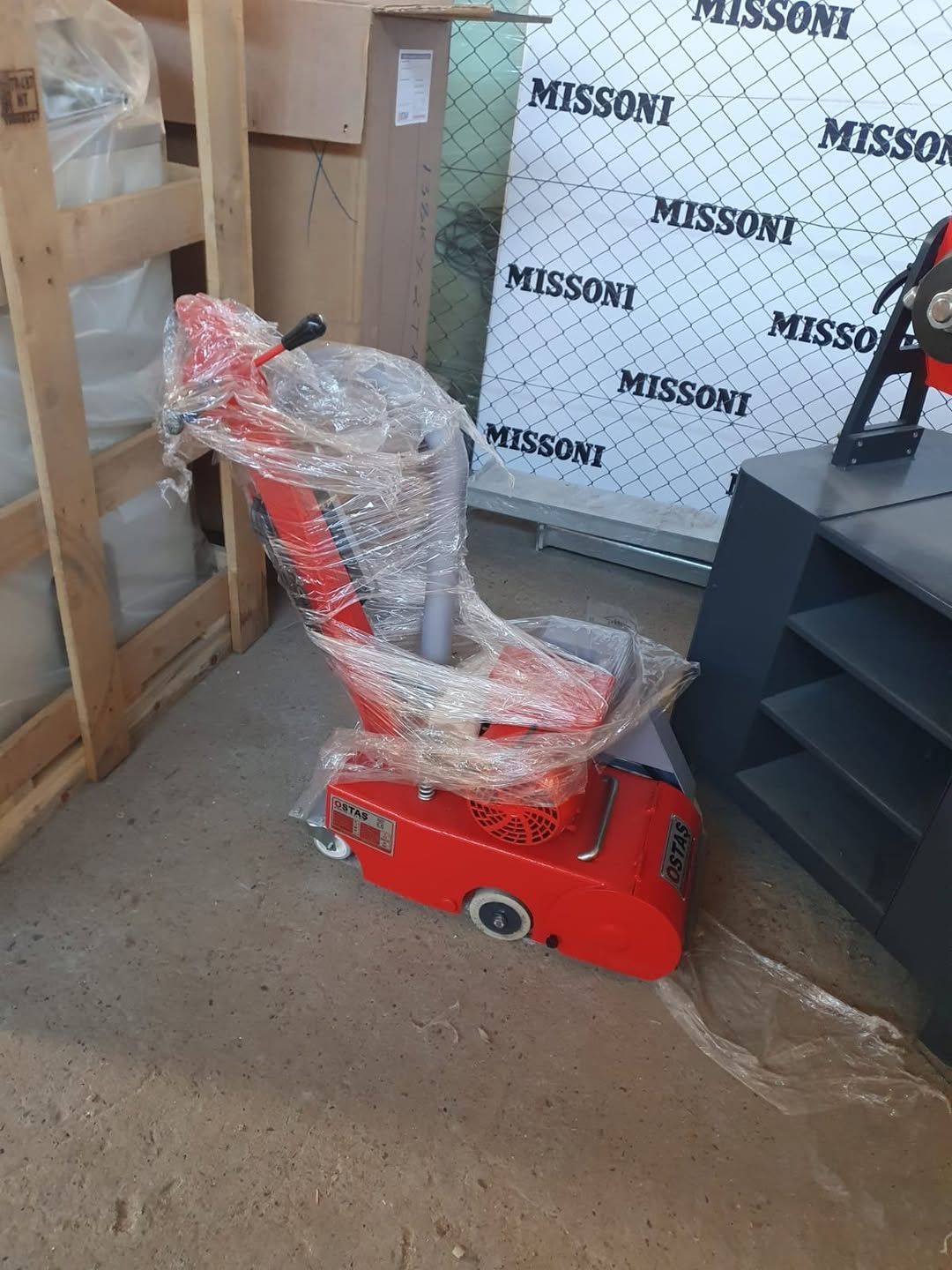 Satılık zemin parlatma "Cyclovac" makinesi, — 2,250$