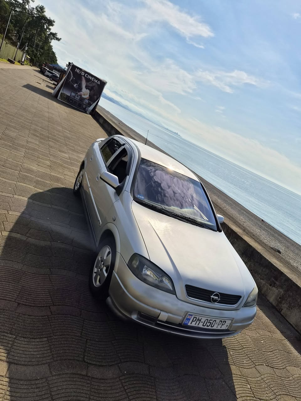 2003 modeli bir otomobil 3.100 dolar.