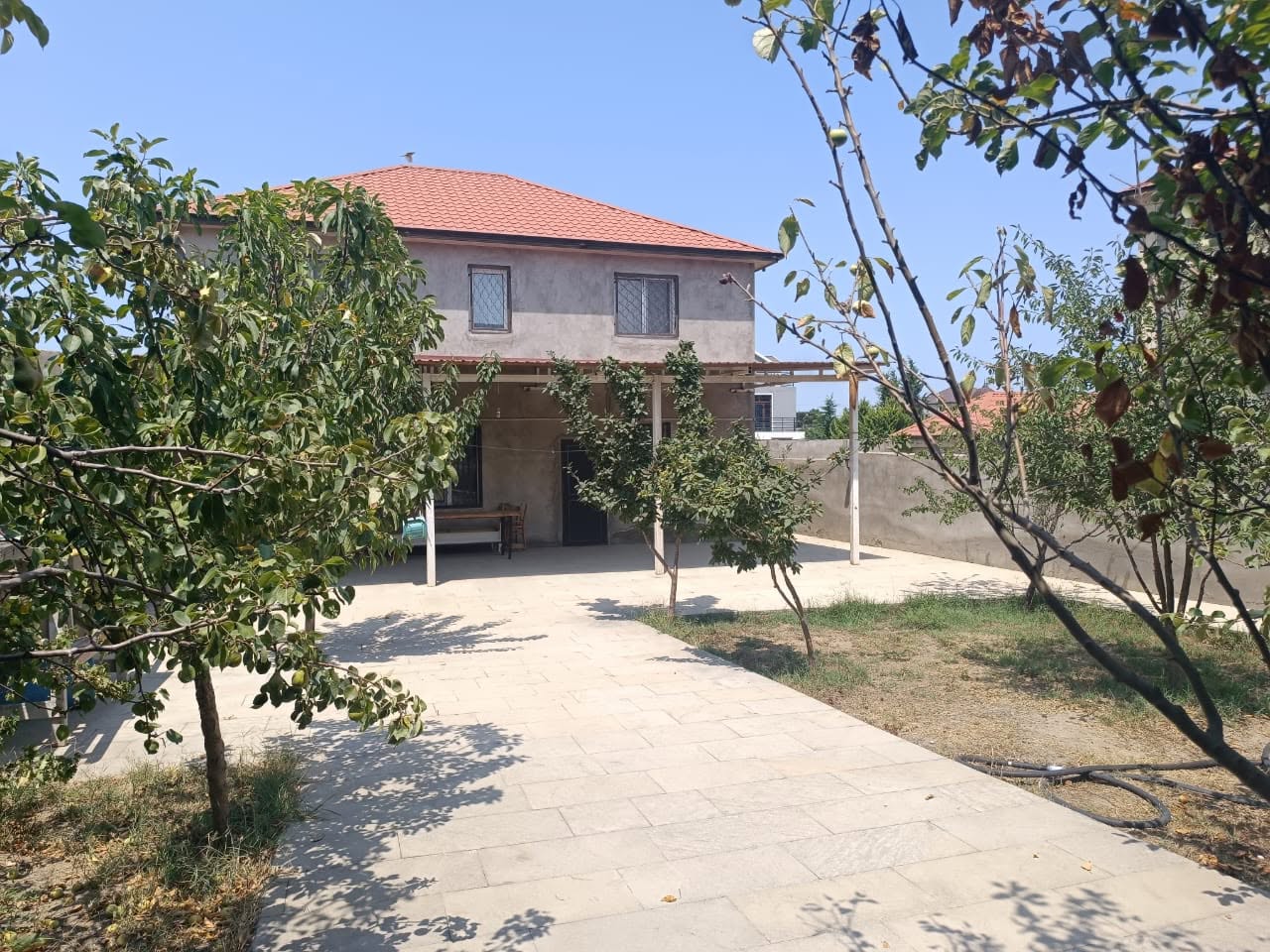 5 սենյականոց 2 հարկանի բակային տուն, 3.8 հա