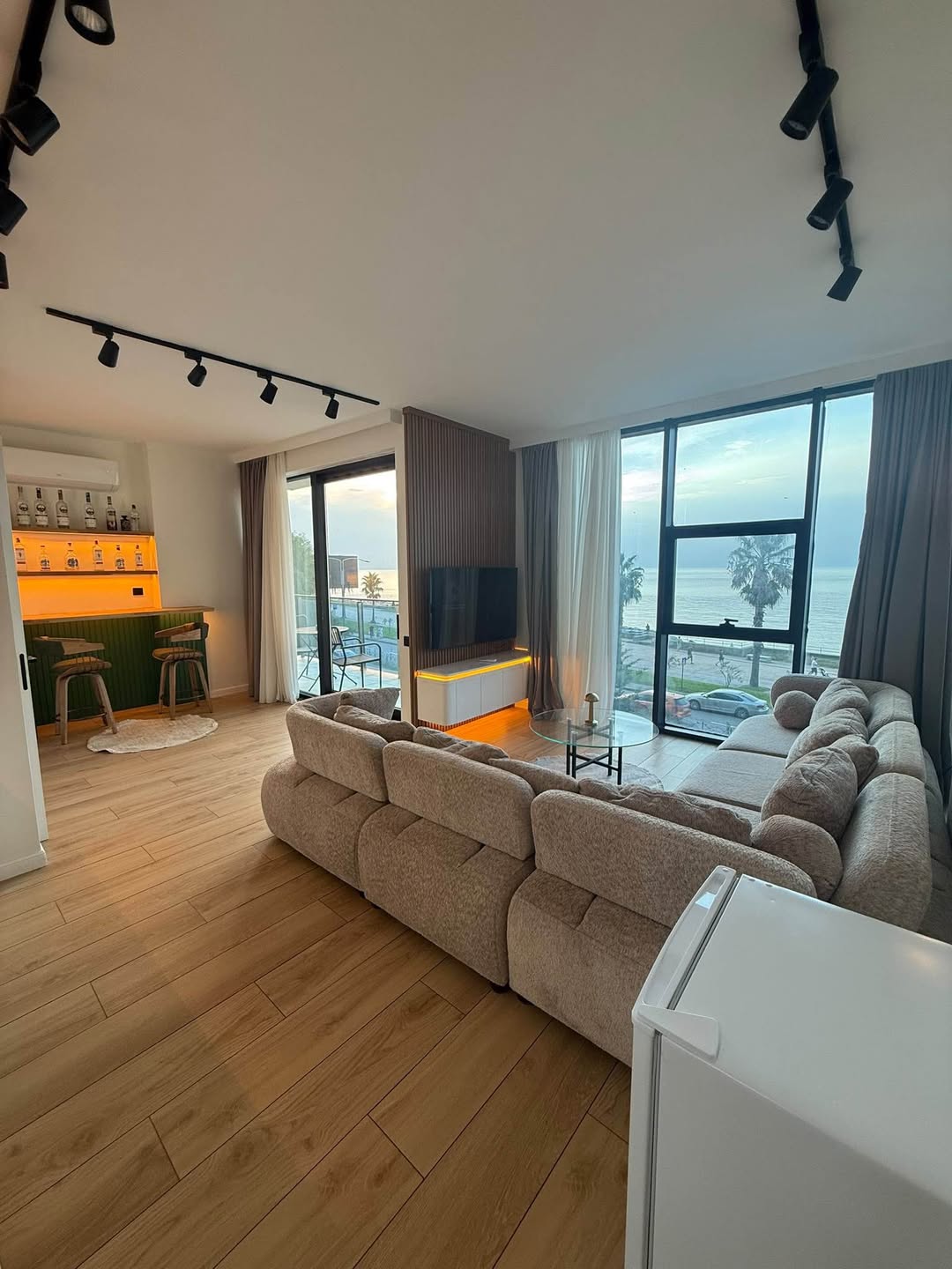 85 m² ზღვის ხედის ბინა იჯარით