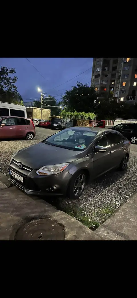 იყიდება ford pokuzi 2015 წლიანი კარგ