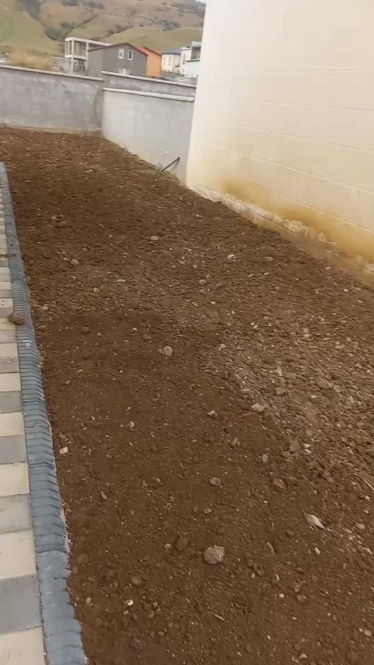 Size toprak kazımı, toprağın havalandırılması ve çim hizmeti sunuyoruz
