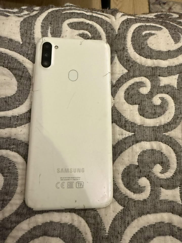 Samsung Galaxy A11, ճաքված էկրան