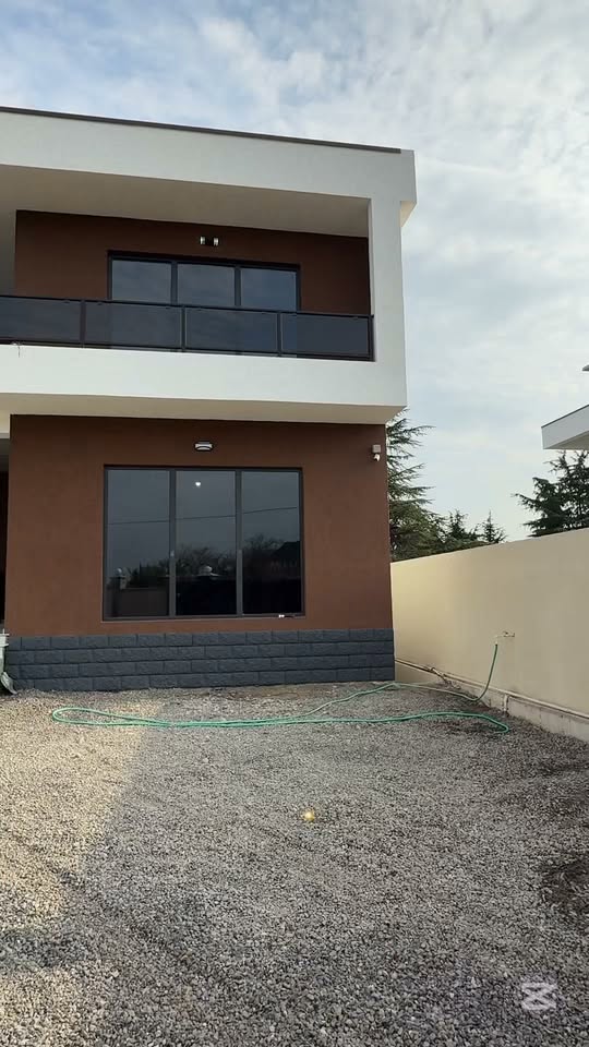 სახლი, თბილისი — $395,000