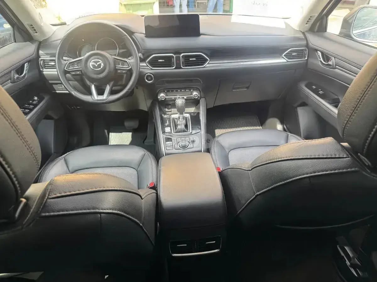 Araç Zugdidi'de gümrüklenmemiştir - 16,800$