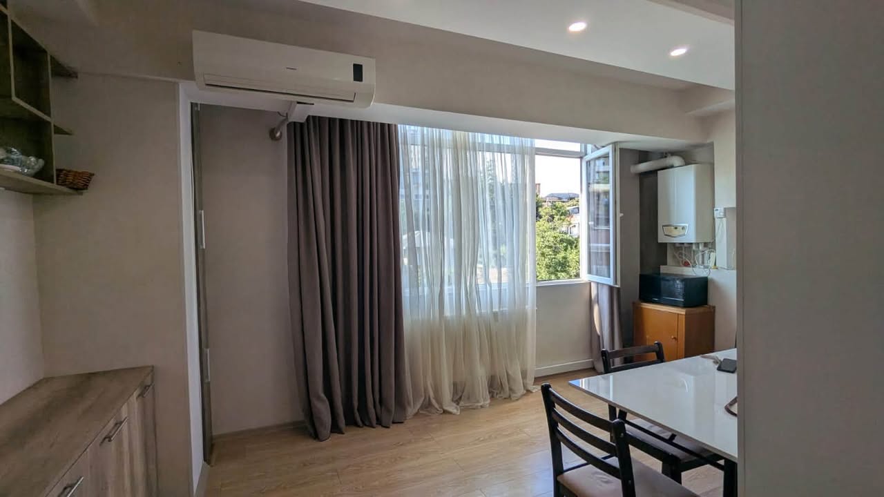 Satılır 2-otaqlı mənzil, Tbilisi