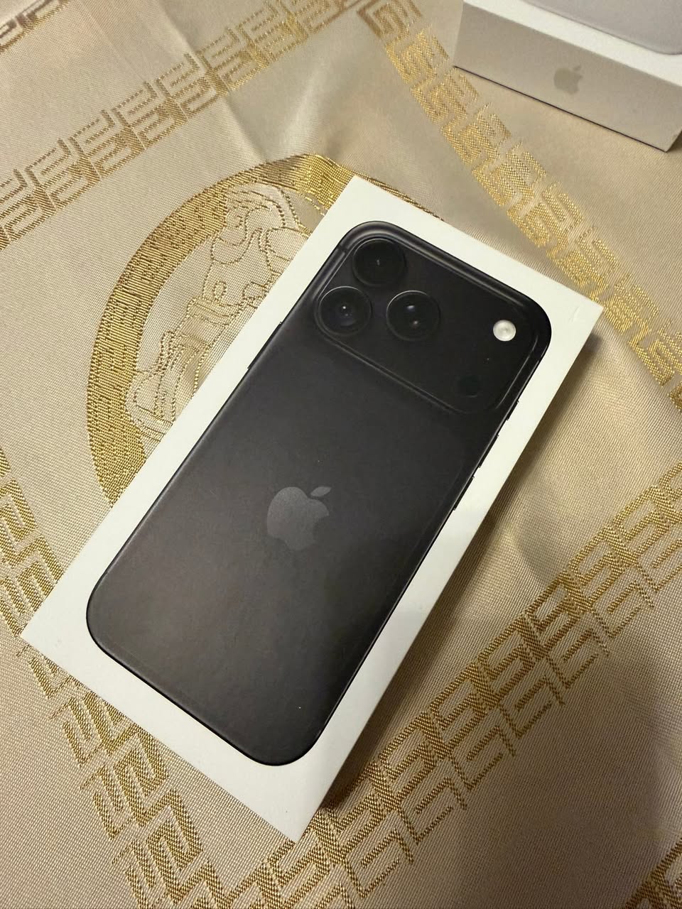 iPhone 18 Pro 256GB, sealed box