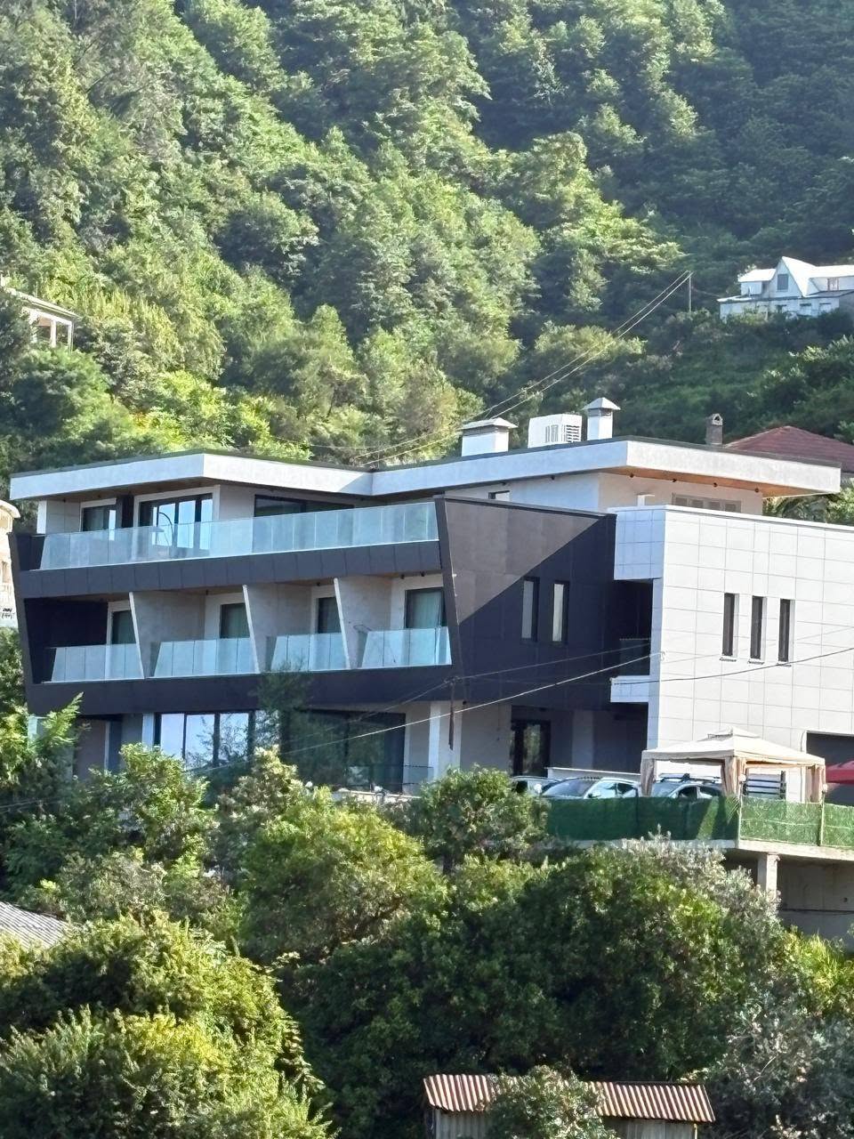 Acil premium kalitede otel satılık Gonio'da.✅