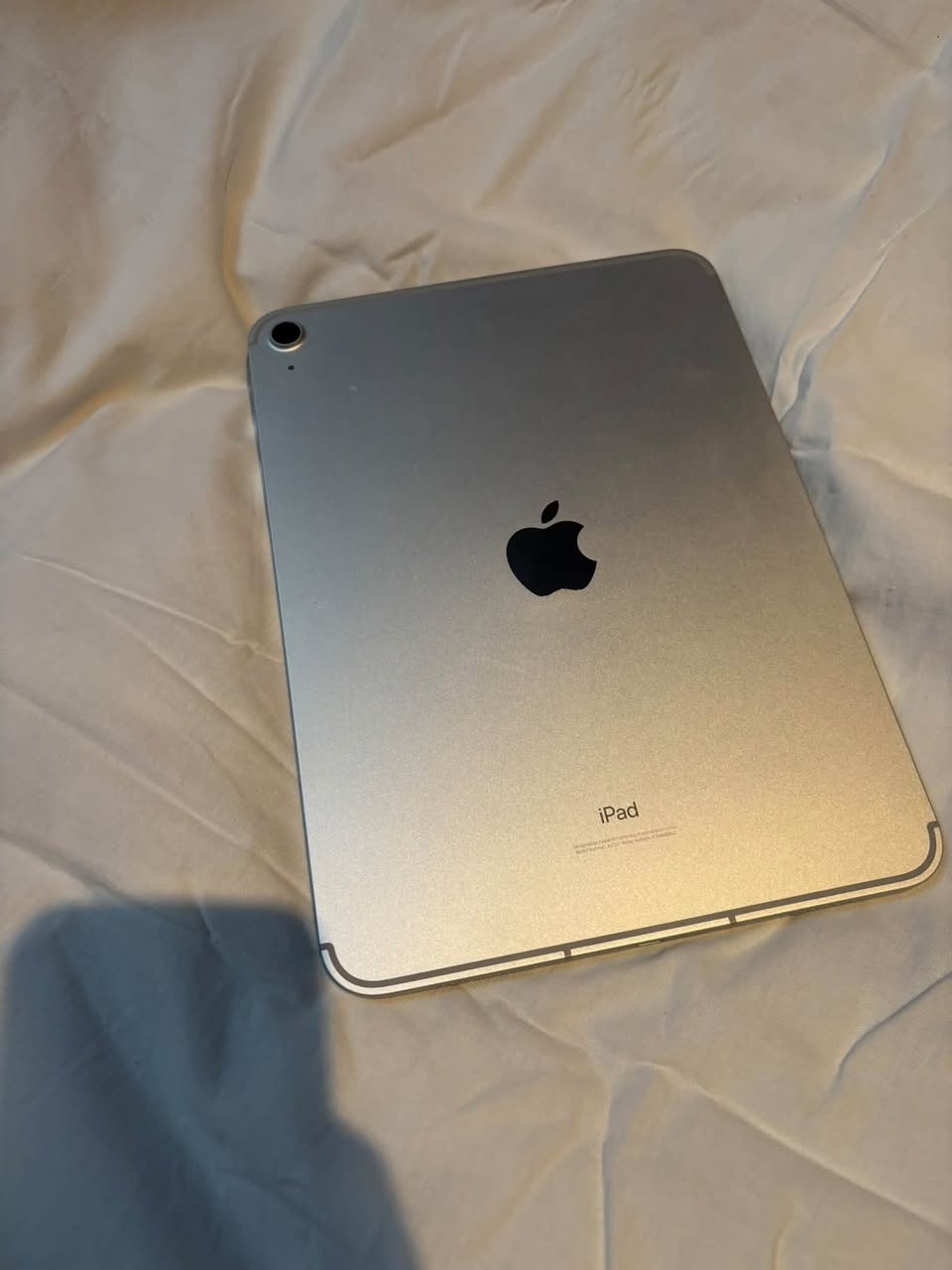 ipad 10-ci nəsil qutu və kəsə ilə satılır