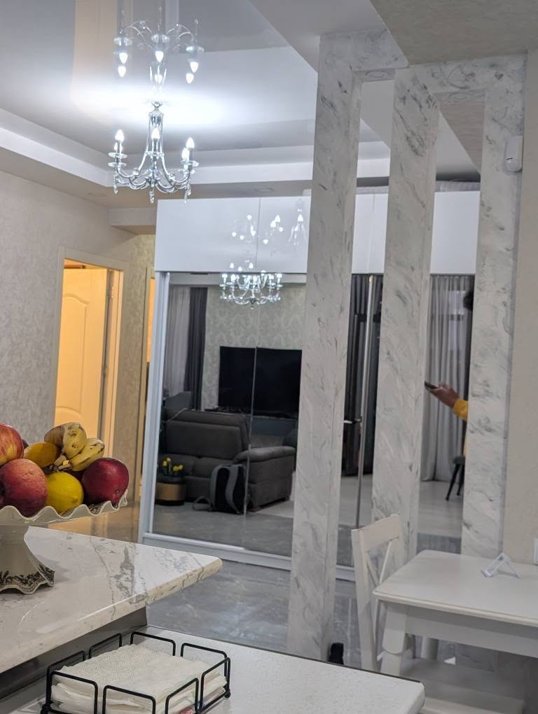 Satılır 3-otaqlı mənzil, Tbilisi