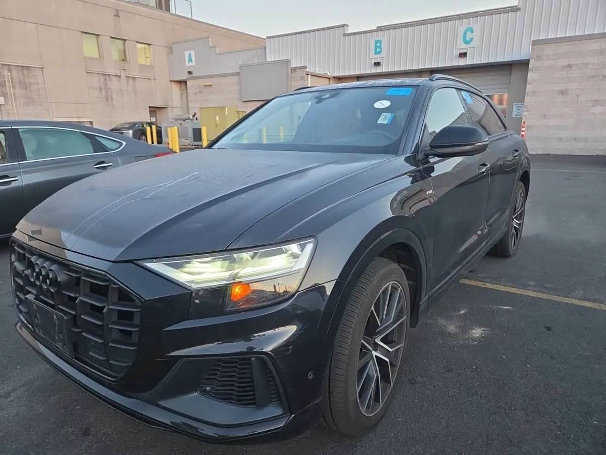 Audi Q8 2021