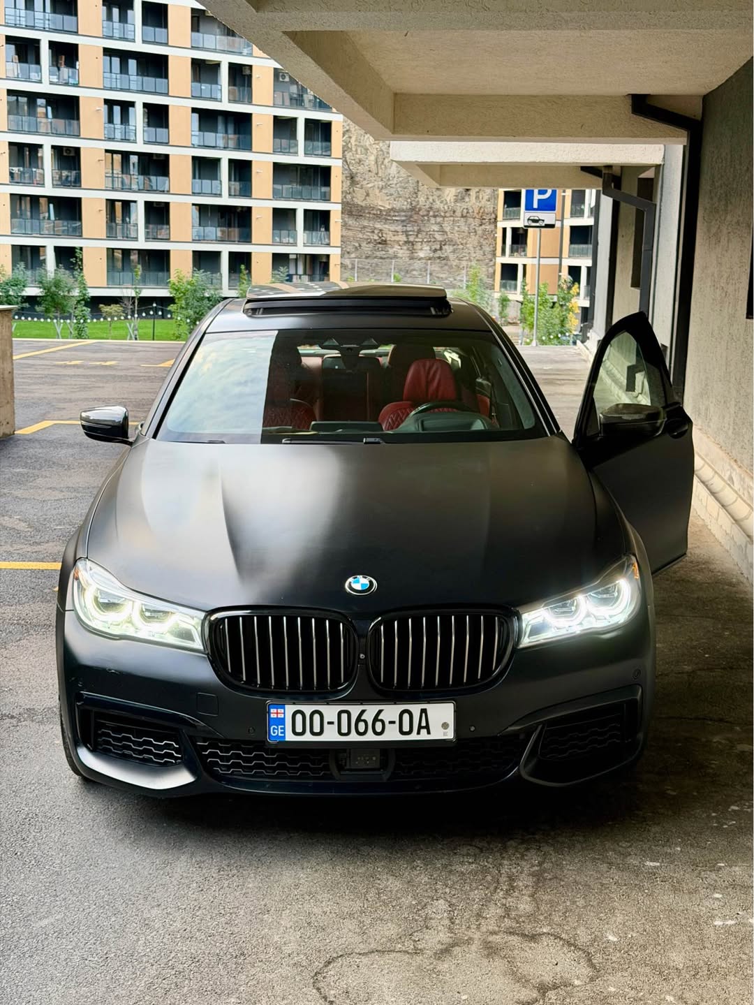 BMW G12 750i