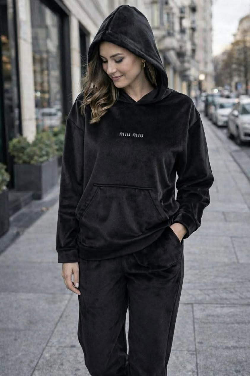 Vilyure kolleksiya Mövcuddur L..XL ölçüsü Qiyməti 7000 dram
