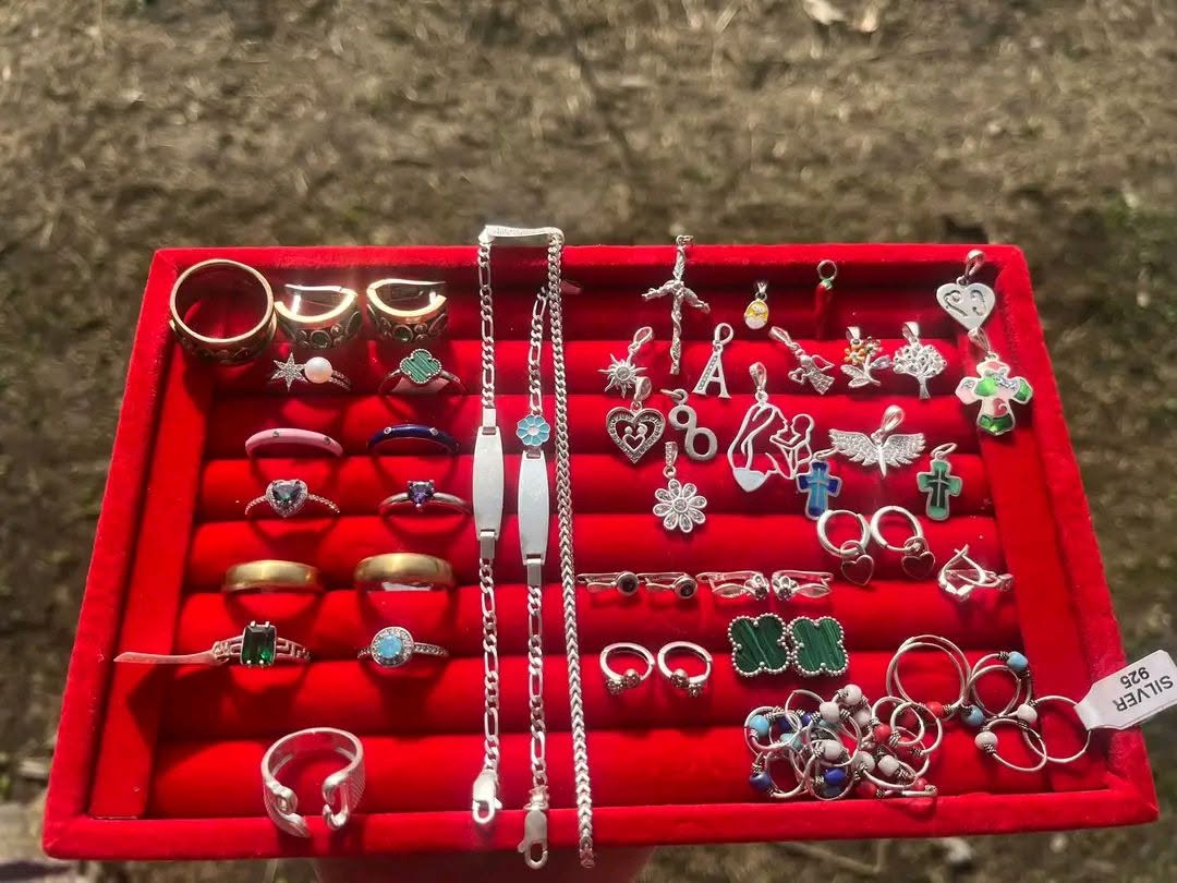 Gümüş 925 zərgərlik məhsullarının assortimenti