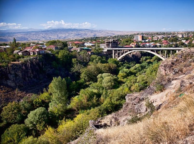 🏡 KOTAYK MARZINDA MÜSTAKİL EV SATILIKTIR - 240,000$