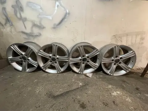 BMW F30