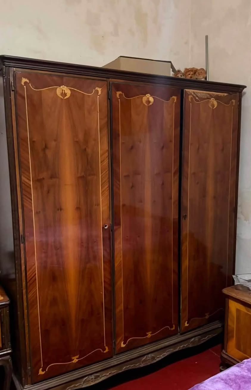 Devasa ahşap yatak odası takımı satılık. Yatak odası takımı, yatak - 1,200₾