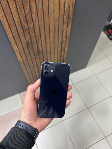 iPhone 12 կապույտ