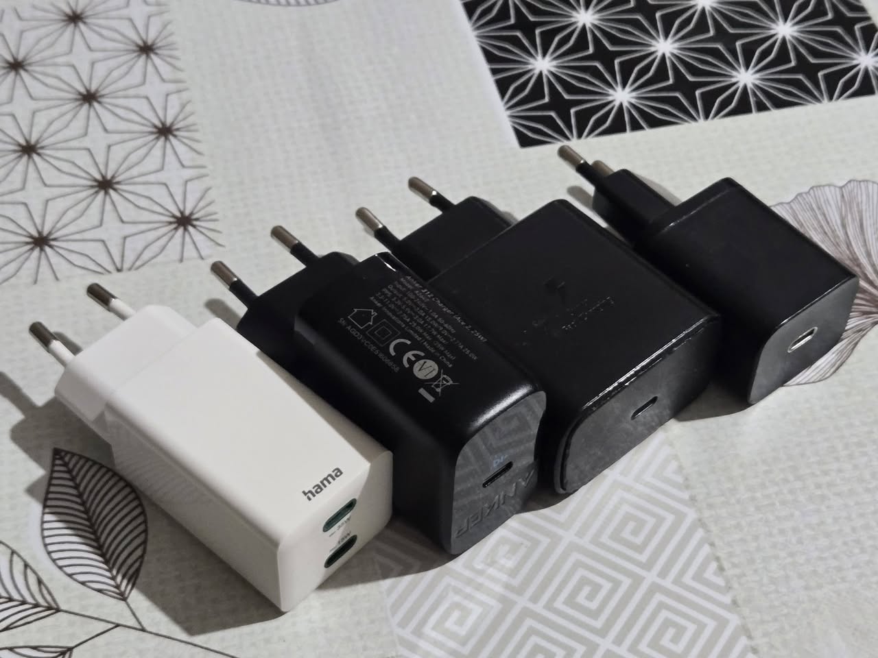 Samsung, Anker, Hama chargers, 4 pcs